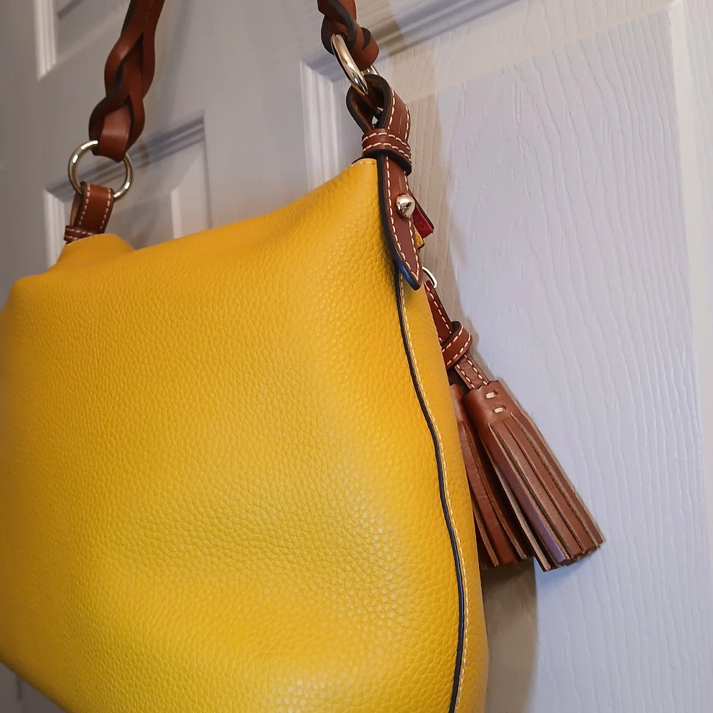 Dooney & Bourke Yellow Leather Hobo Bag . Brand New!!💗💗💗NWT/New - Picture 3 of 6